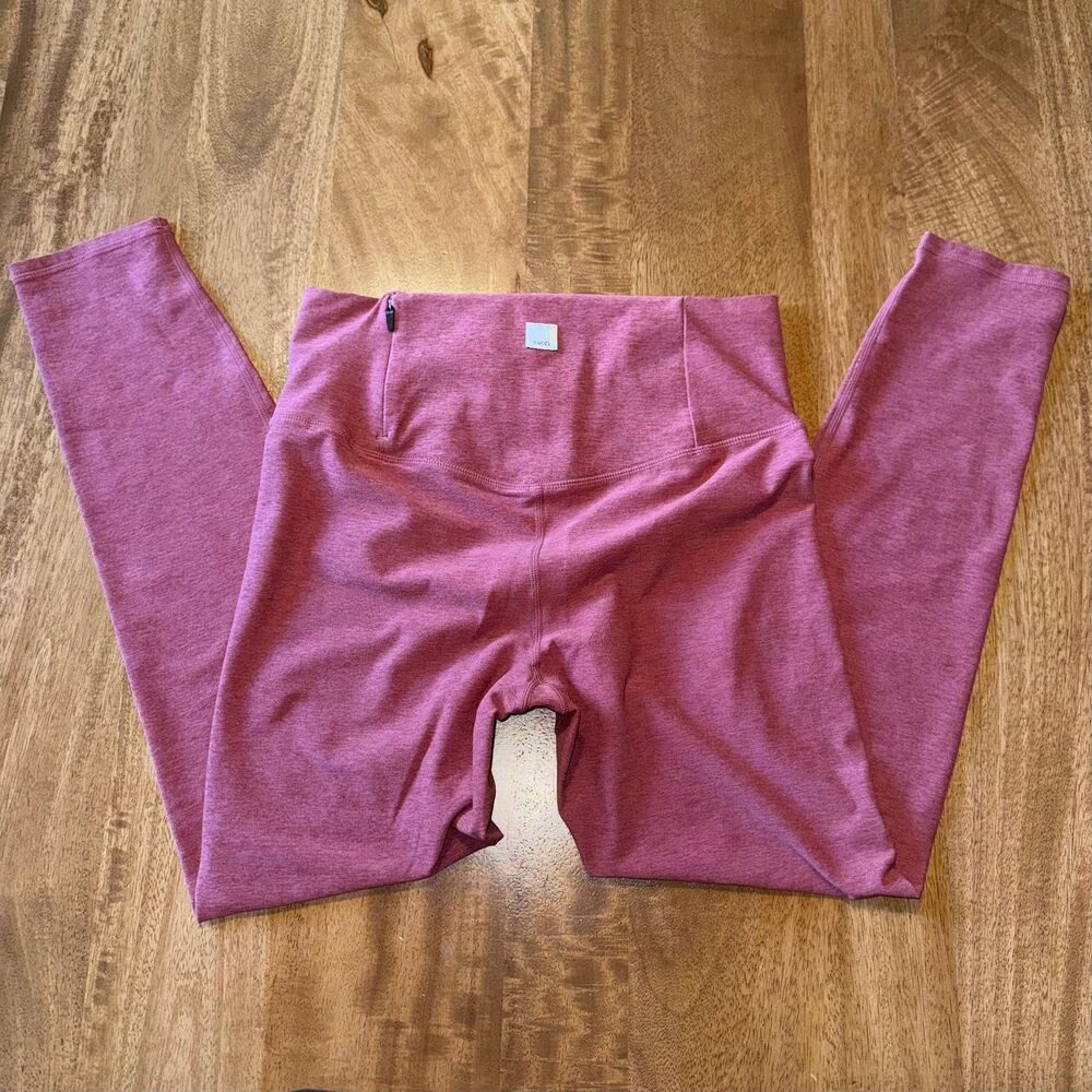 Vuori Women’s Pink Leggings. Size M